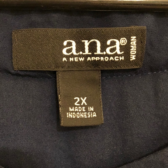 Navy lace lined top - Picture 2 of 4